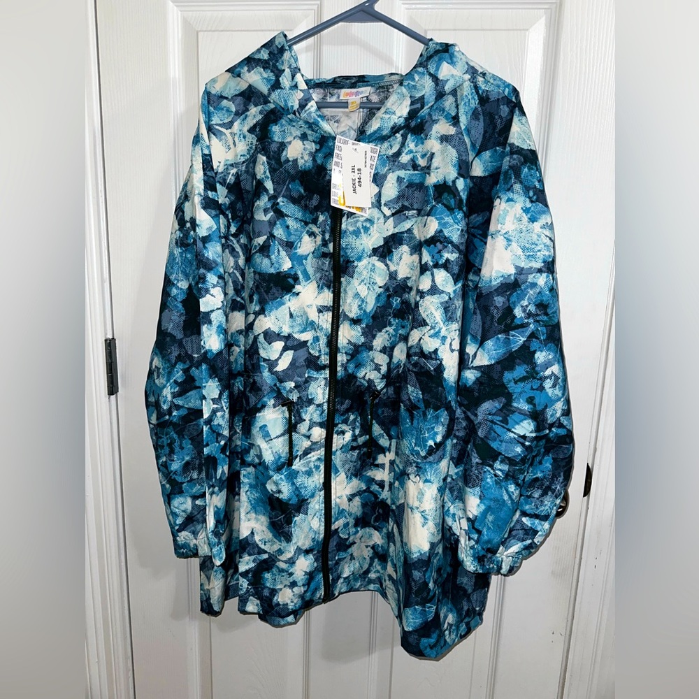 LuLaRoe 3XL “Jackie Jacket” lightweight Cinch waist Blue floral pattern. Zip up.
